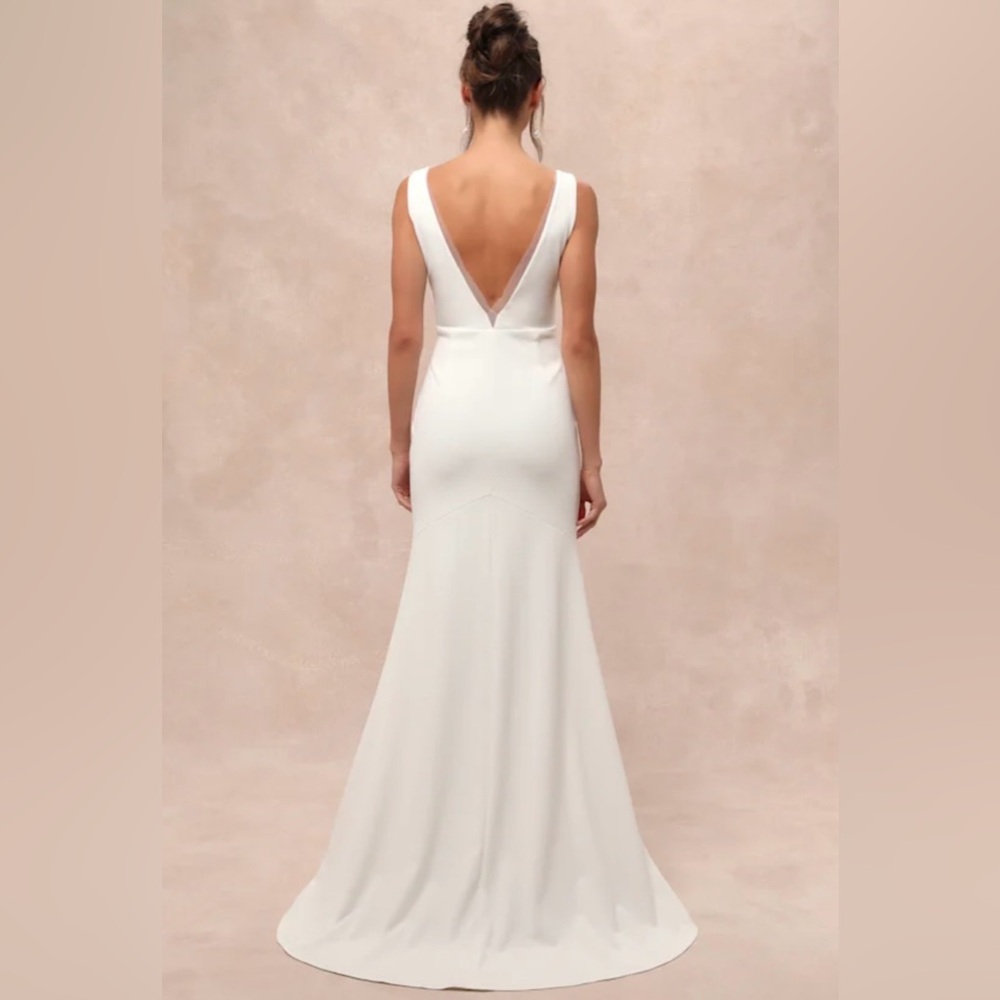Lulu's Classic White V-Neck Wedding Dress